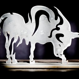 Découpe de sculptures métalliques pour l'artiste Denis Nayrac